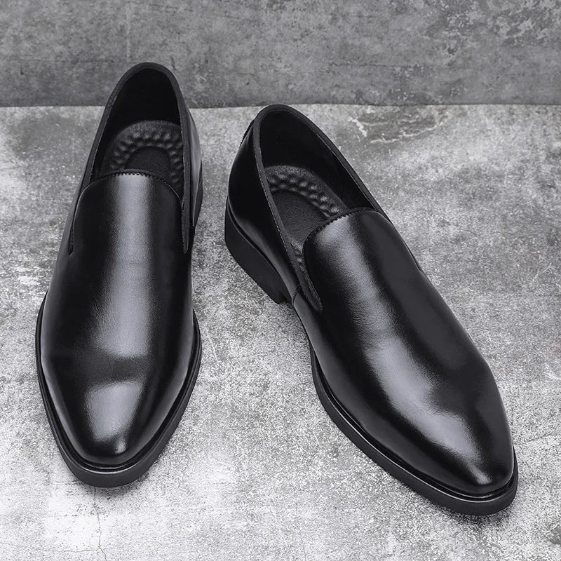 Men's faux leather loafers with padded insole and smooth lining