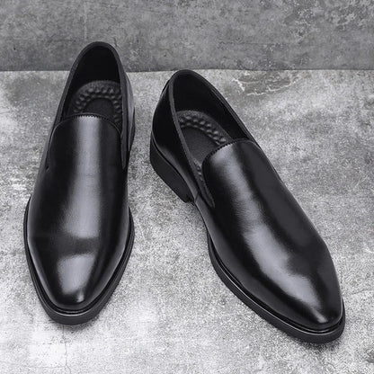 Men's faux leather loafers with padded insole and smooth lining