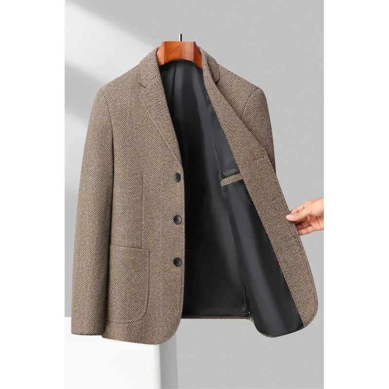 Men's Jacket with Tailored Fit and Light Padding
