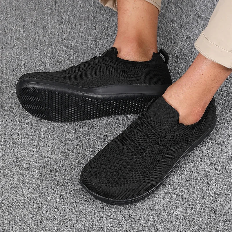 Men's Running Shoes Made of Breathable Mesh with Wide Toe Box and Cushioned Insole