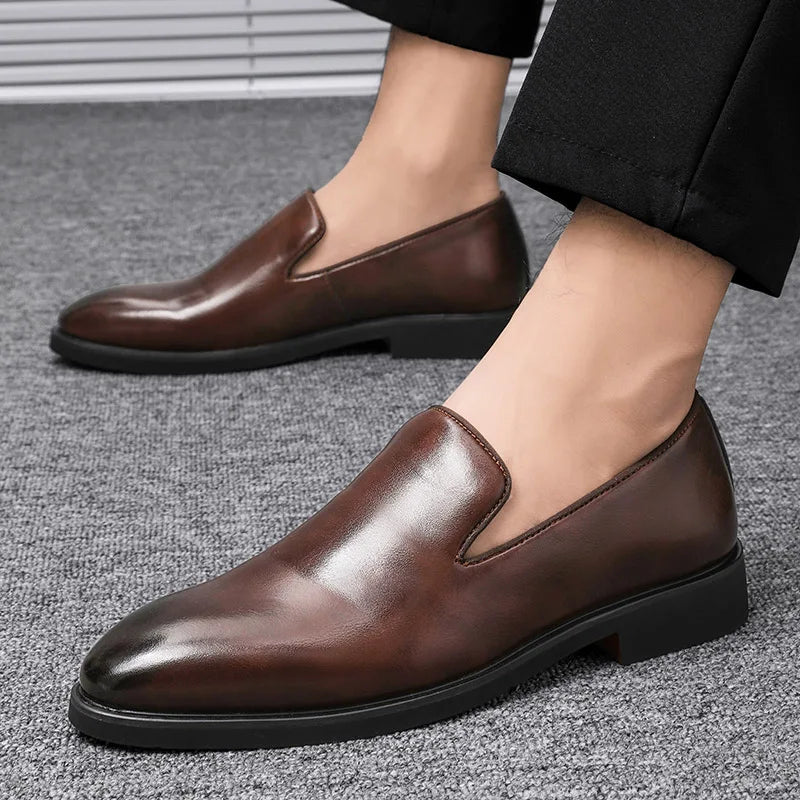 Men's faux leather loafers with padded insole and smooth lining