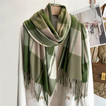 Damen Schal weich drapiert für einen zeitlosen Look