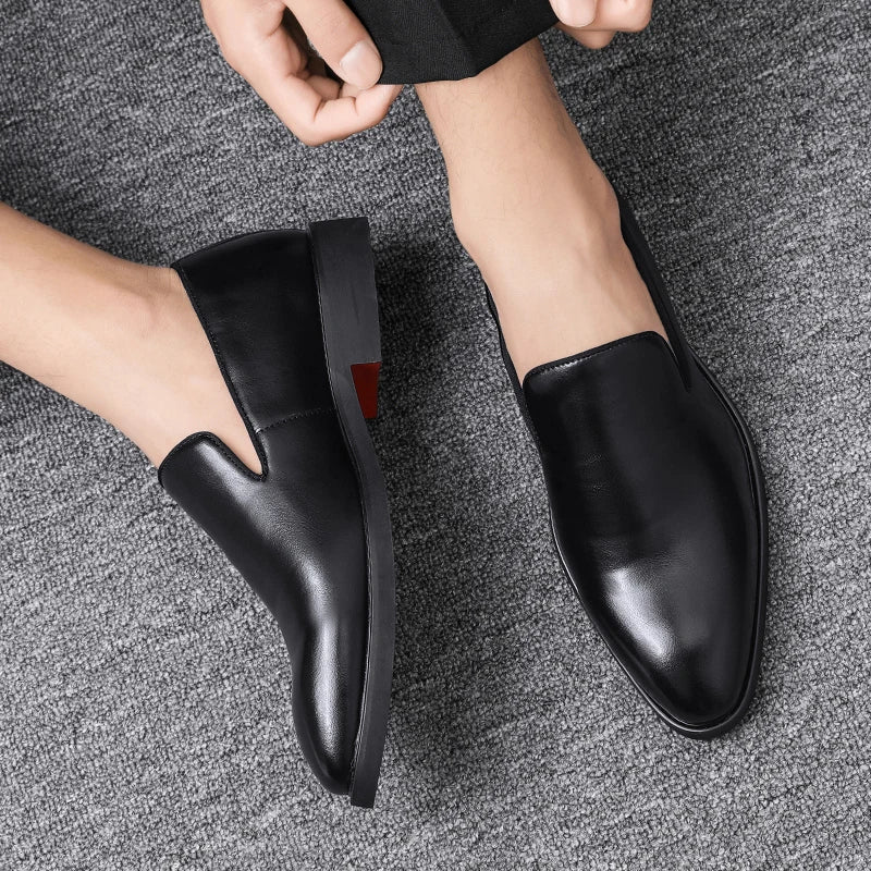 Men's faux leather loafers with padded insole and smooth lining