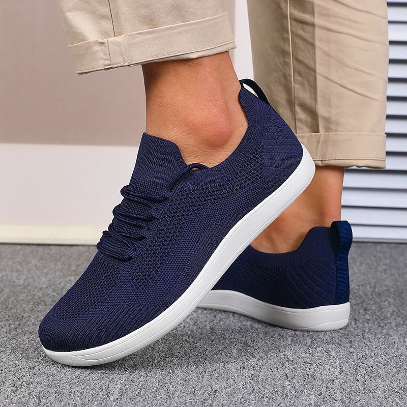 Men's Running Shoes Made of Breathable Mesh with Wide Toe Box and Cushioned Insole