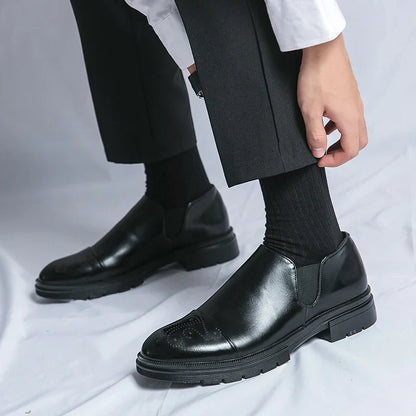 Herren-Slipper mit elastischen Seiteneinsätzen und gepolsterter Innensohle