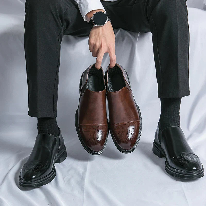 Herren-Slipper mit elastischen Seiteneinsätzen und gepolsterter Innensohle