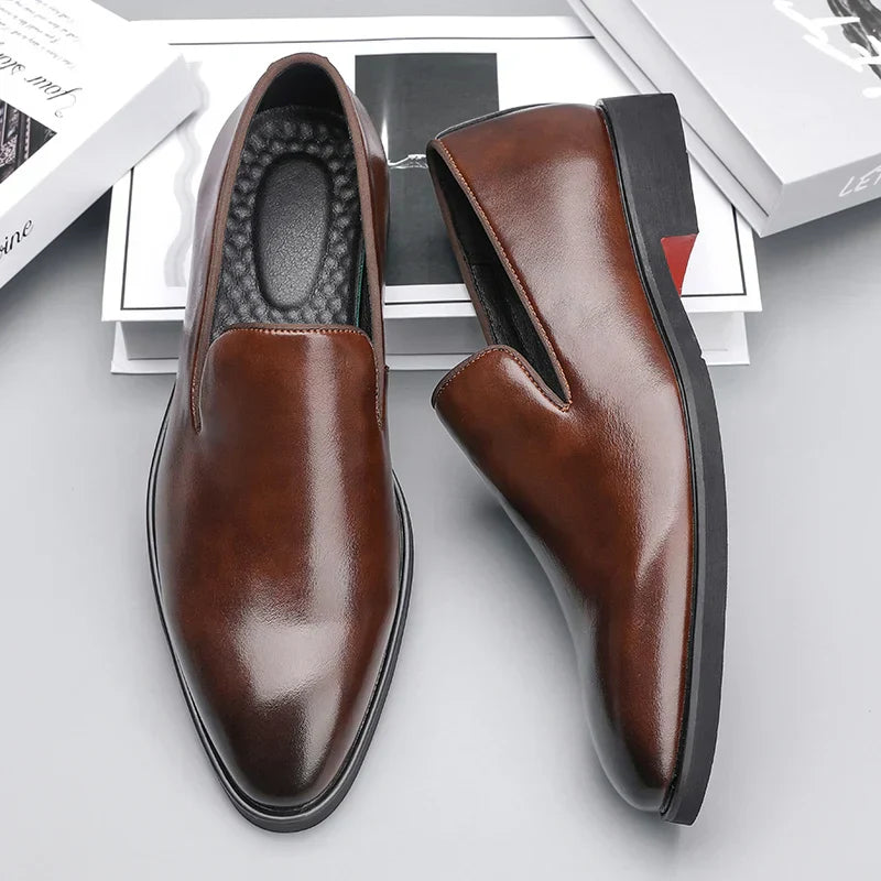 Men's faux leather loafers with padded insole and smooth lining