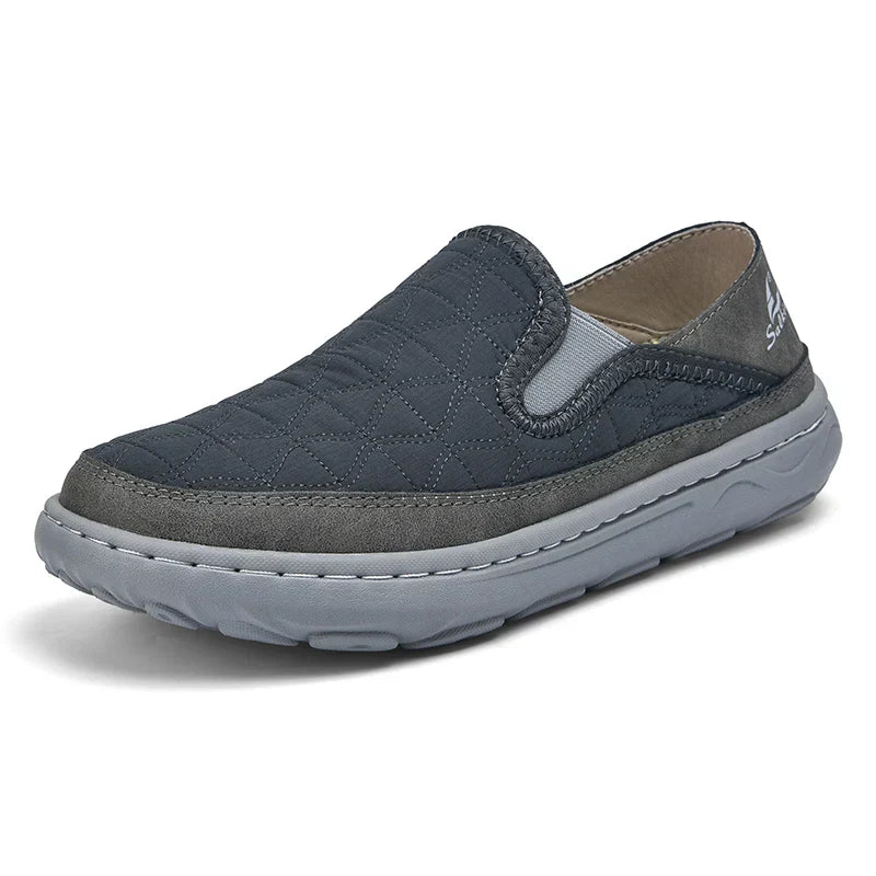 Herren Slipper mit Stepp-Obermaterial, Elastikeinsätzen und flexibler Sohle
