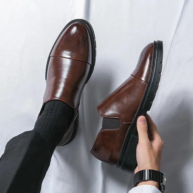 Herren-Slipper mit elastischen Seiteneinsätzen und gepolsterter Innensohle