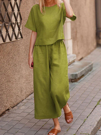 Women's summer two-piece set with round-neck shirt and loose trousers