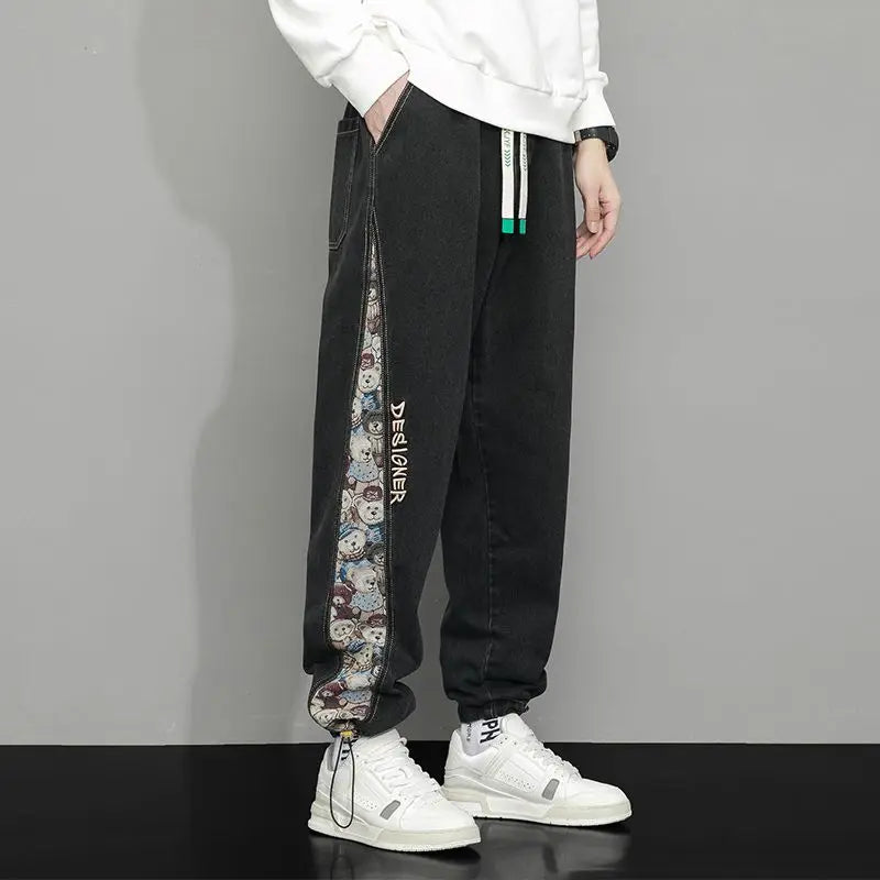 Herren Denim Jogger Hose mit Bären Print – Lockerer Schnitt