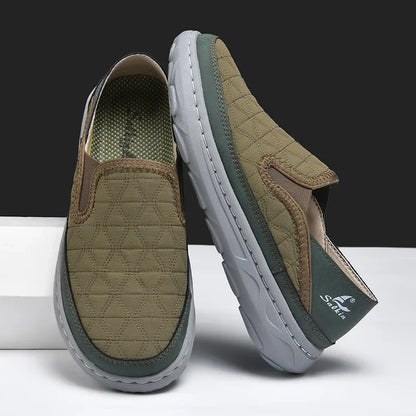 Herren Slipper mit Stepp-Obermaterial, Elastikeinsätzen und flexibler Sohle