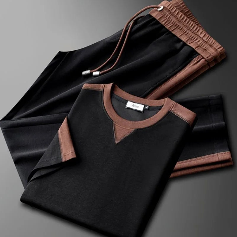 Herren Lounge-Set mit Rundhals-Shirt mit Kontrastabschluss und Kordelzughose