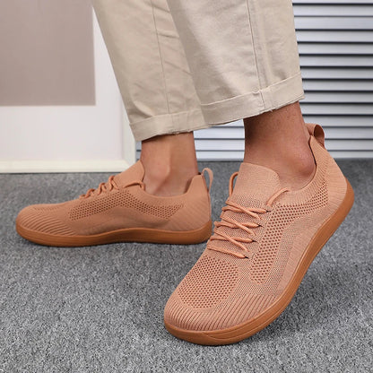 Men's Running Shoes Made of Breathable Mesh with Wide Toe Box and Cushioned Insole