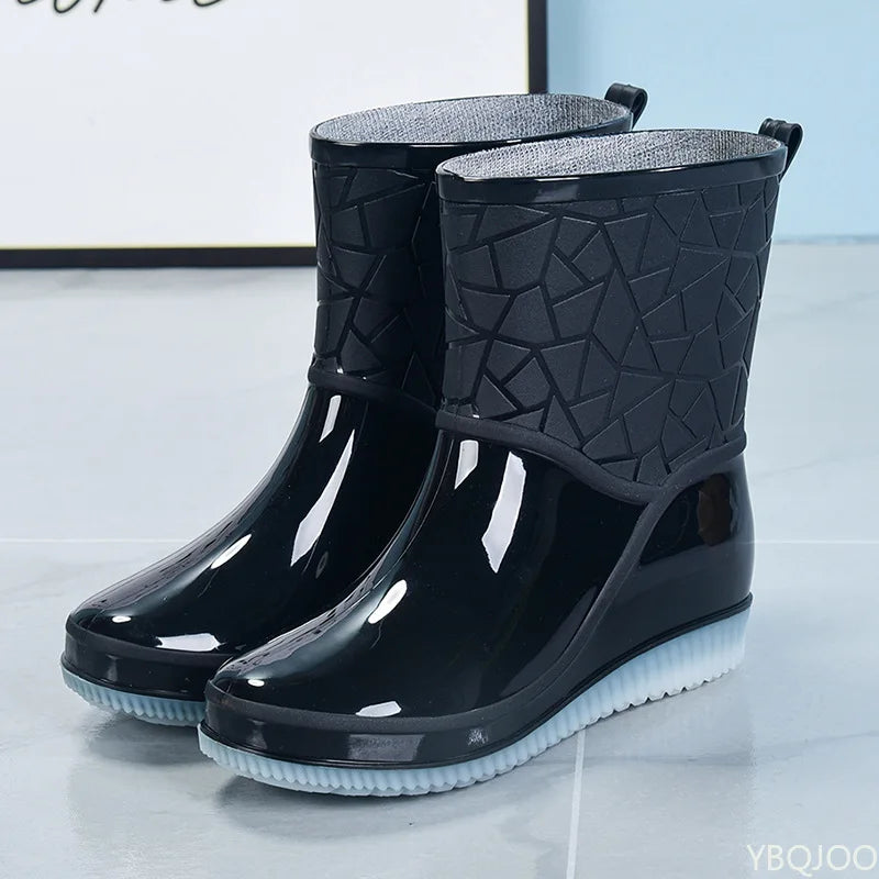 Wasserdichte Regenstiefel für Damen in einer geraden Seitenansicht