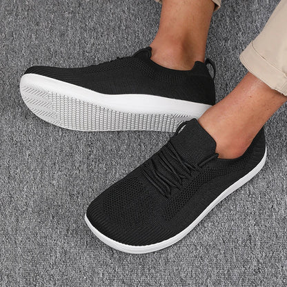 Men's Running Shoes Made of Breathable Mesh with Wide Toe Box and Cushioned Insole
