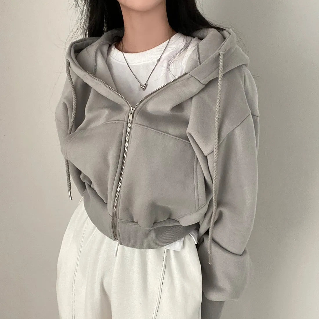 Damen-Sweatjacke als bequemer Freizeitlook