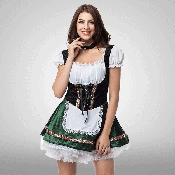 Grüne Latzhose im traditionellen Stil an einer Person präsentiert