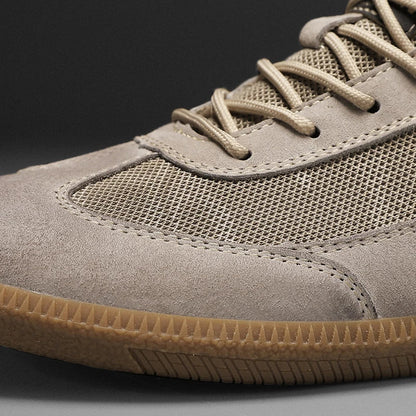 Herren-Sneaker mit rutschfester Sohle und detaillierter Naht
