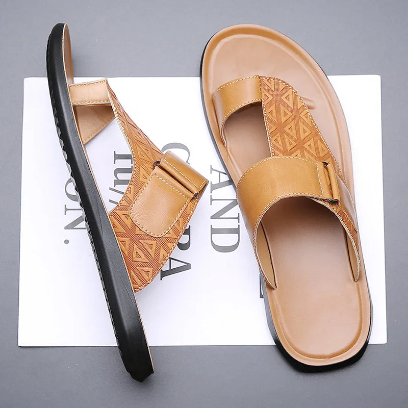 Herren-Sommersandalen Mit Zehenschlaufe, Fersenriemen, Konturiertem Fußbett Und Strukturiertem Obermaterial