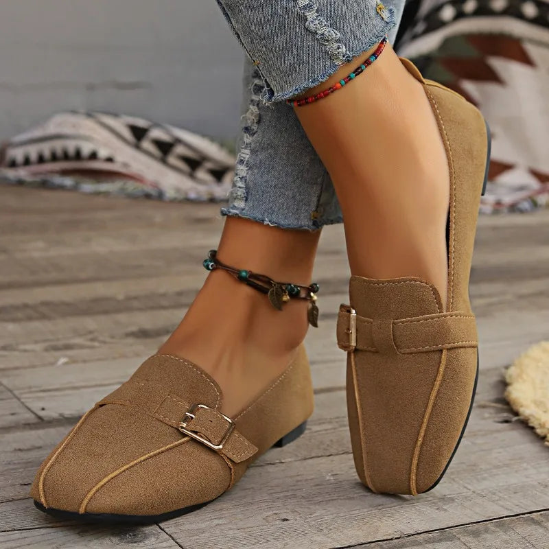 Damen-Loafer mit handgenähter Vorderkappe, gepolsterter Innensohle und flexibler Laufsohle