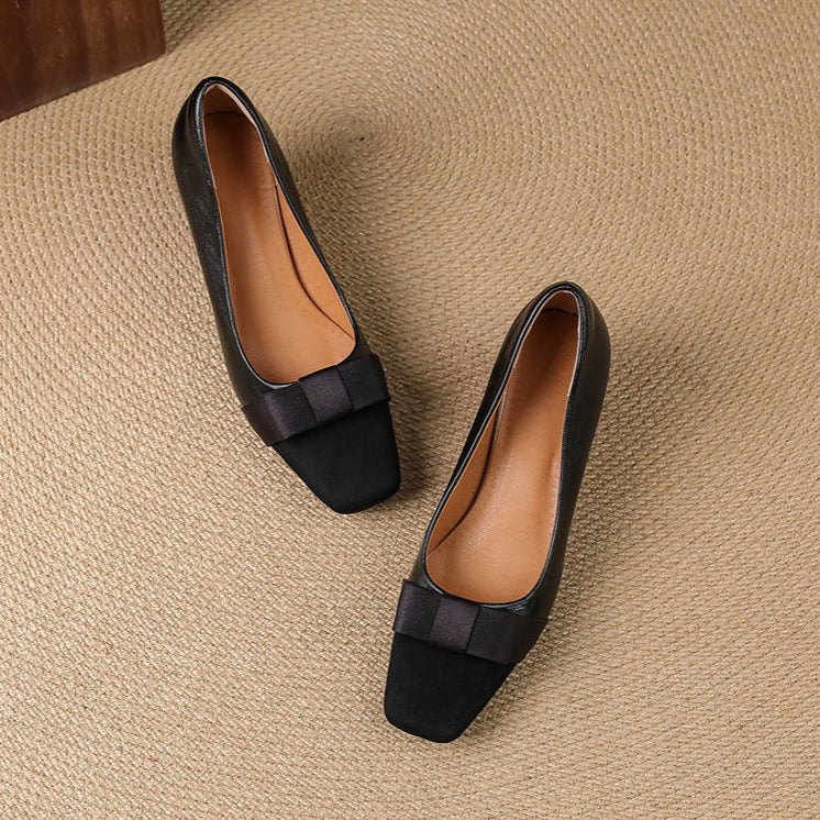 Women's low block heel shoes with bow