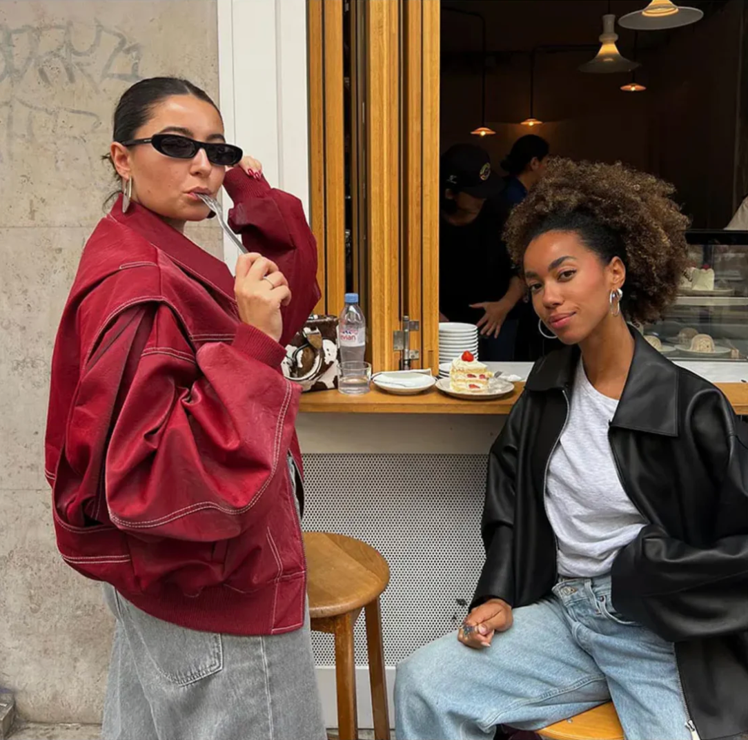 Damen Oversize Lederjacke in Rot mit markanter Silhouette