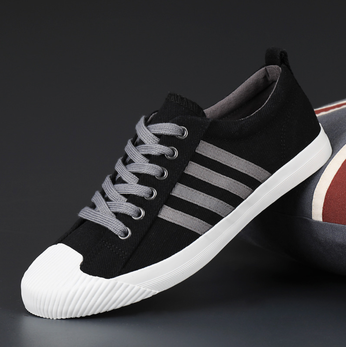 Men's Running Shoes Made of Breathable Canvas with Soft Lining, Non-Slip Sole, and Lightweight Design