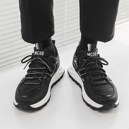 Men's sneakers with padded insole and durable outsole