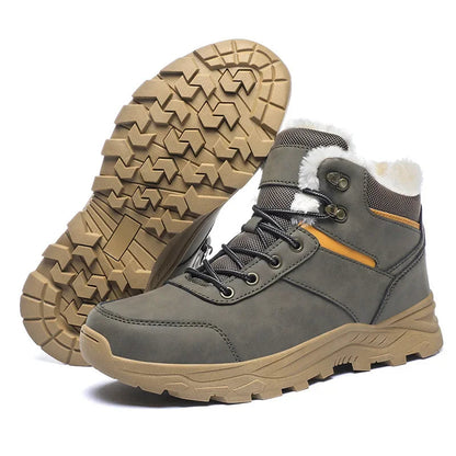 Grüne Winterstiefel mit Fellfutter, rutschfeste Sohle, robustes Design, ideal für Outdoor-Aktivitäten. Herrenstiefel, warm, wasserdicht.