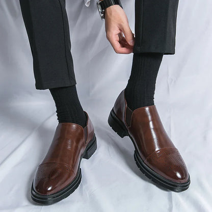 Herren-Slipper mit elastischen Seiteneinsätzen und gepolsterter Innensohle