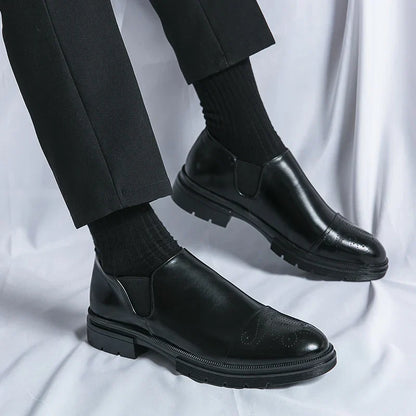 Herren-Slipper mit elastischen Seiteneinsätzen und gepolsterter Innensohle