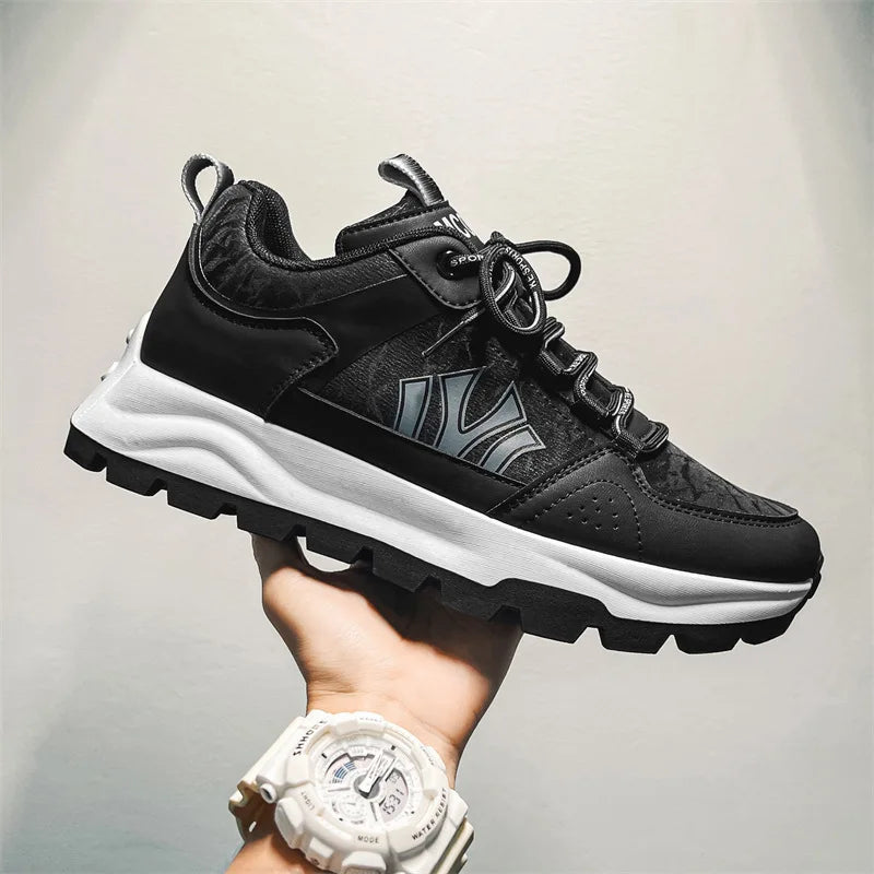 Men's sneakers with padded insole and durable outsole