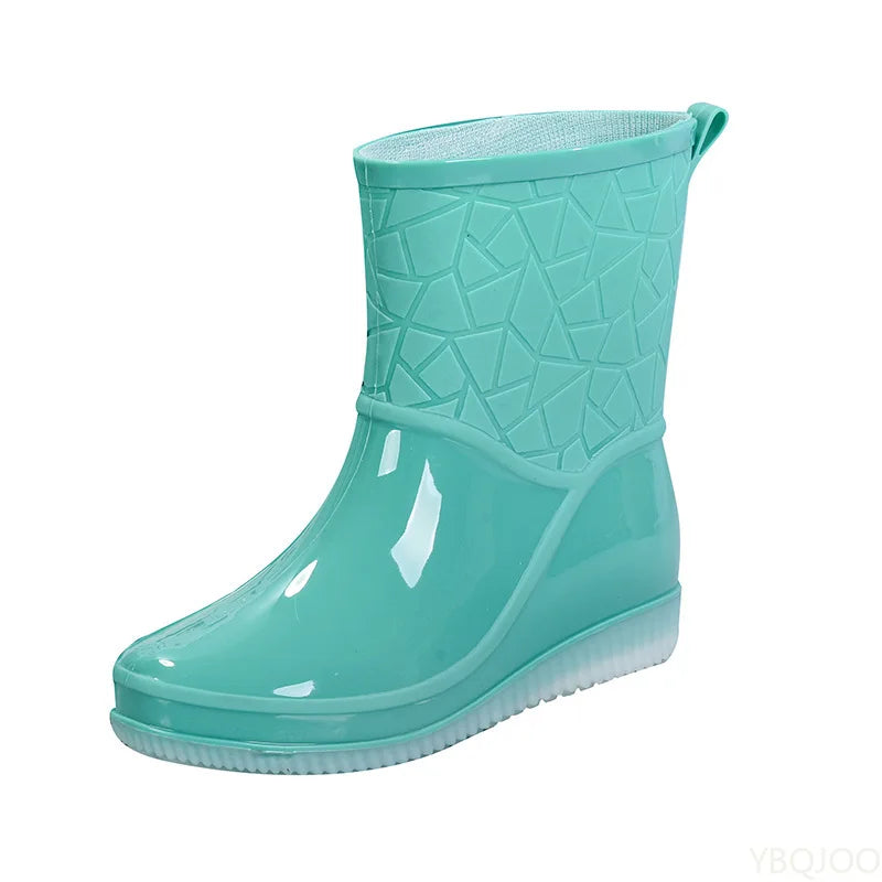 Wasserdichte kurze Stiefel für Damen bei wechselhaftem Wetter