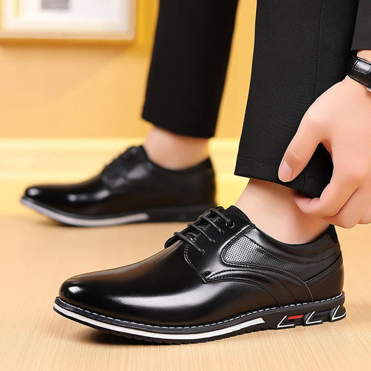 Schwarze Herren-Business-Schuhe aus Leder, elegantes Design, rutschfeste Sohle, ideal für formelle Anlässe und Büro, moderne Herrenschuhe.