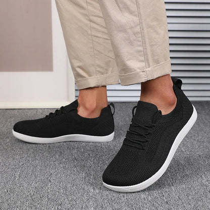 Men's Running Shoes Made of Breathable Mesh with Wide Toe Box and Cushioned Insole