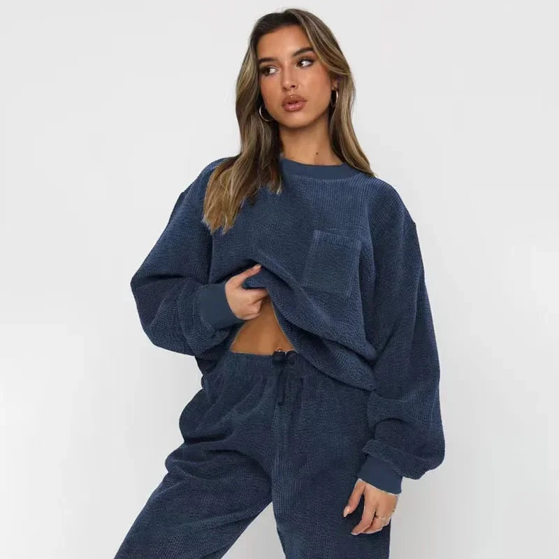 Women's Corduroy Sweatset with Loose-Fitting Sweatshirt and Jogging Pants with Cuffs
