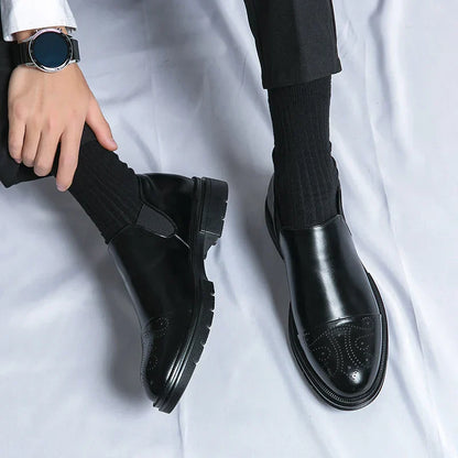 Herren-Slipper mit elastischen Seiteneinsätzen und gepolsterter Innensohle