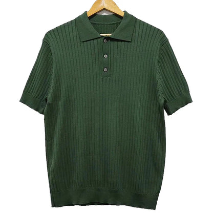Grünes Herren-Poloshirt aus Baumwolle, geripptes Design, kurzärmelig, klassischer Kragen, Knopfleiste, stilvolle Freizeitmode.