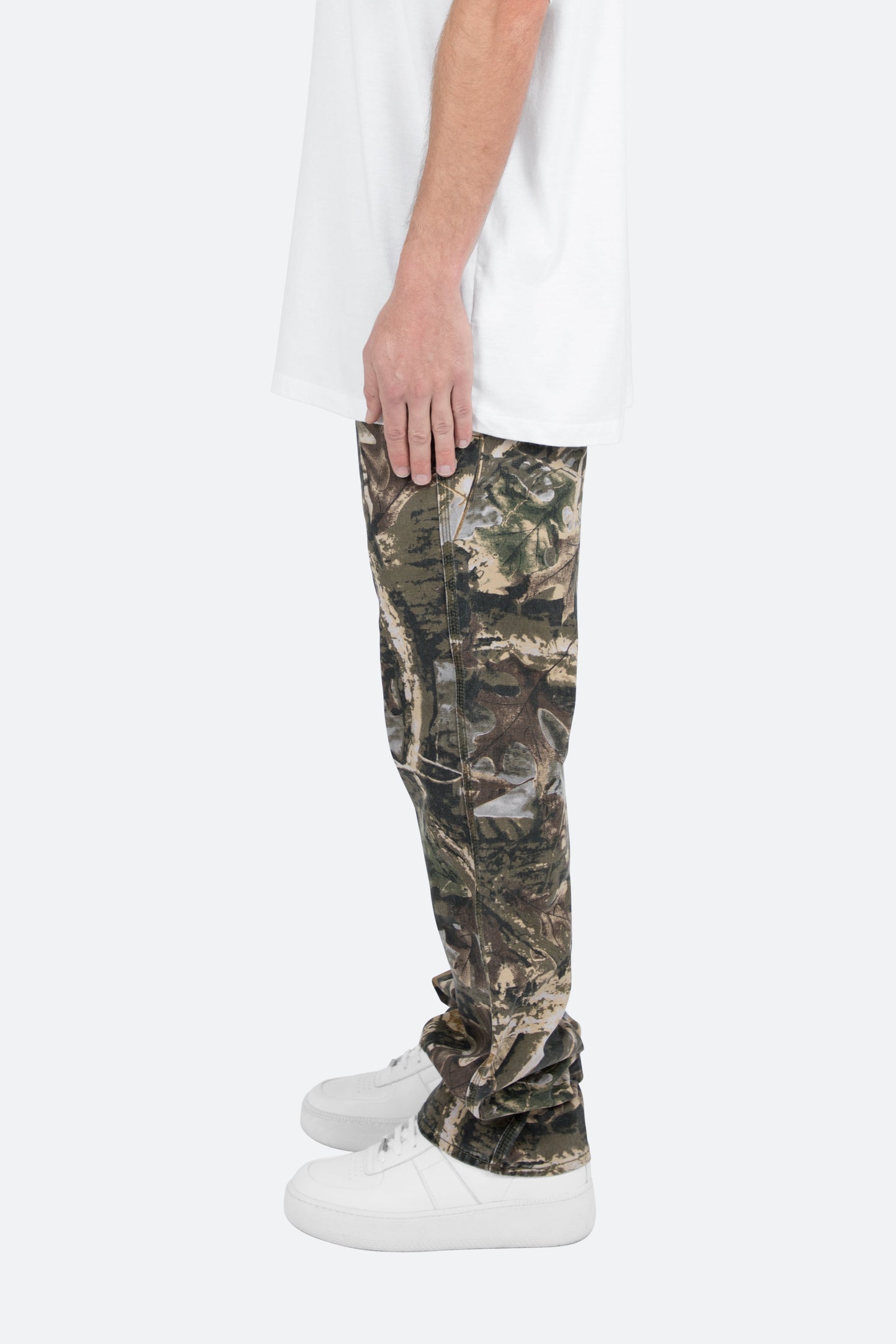 Herren Baggy Jeans mit Relaxed Fit und Vintage Waschung – Hunter Camo Stil