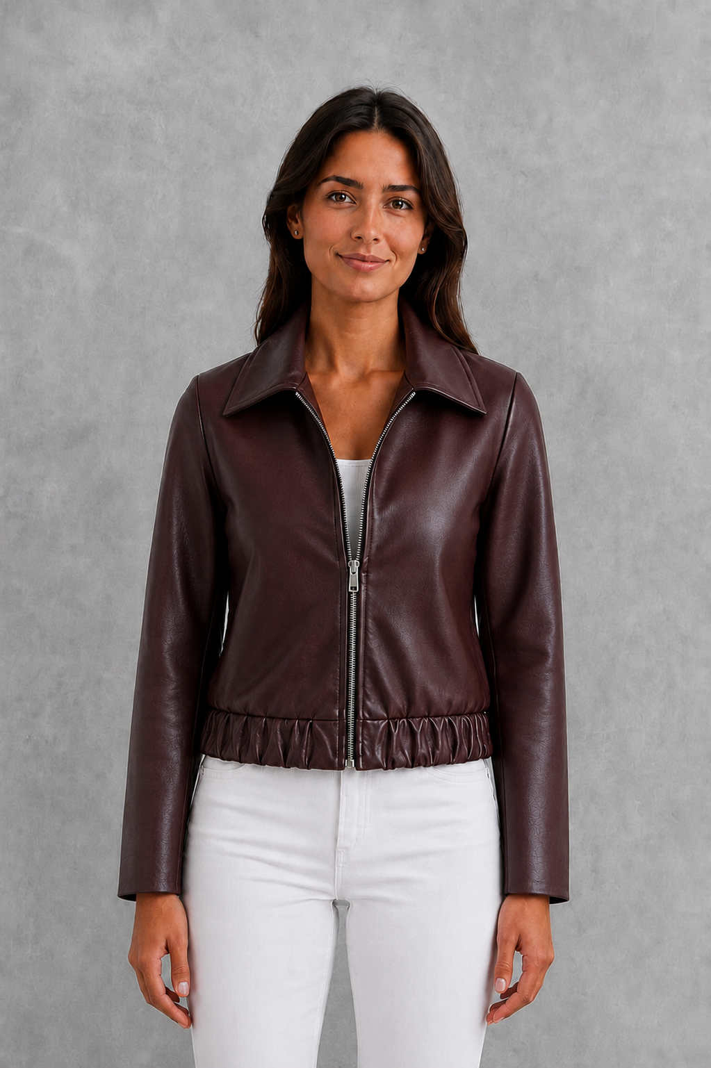 Damen-Bikerjacke aus veganem Leder in frontaler Ansicht