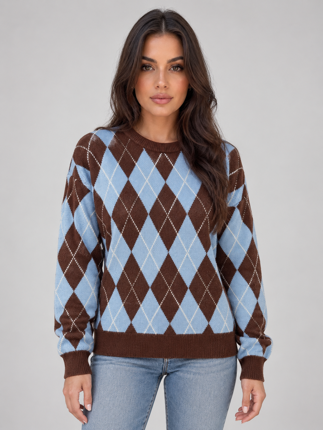 Damen-Strickpullover von vorne mit gleichmässigem Rautenmuster