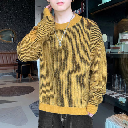 Men's sweater with round neckline and loose fit
