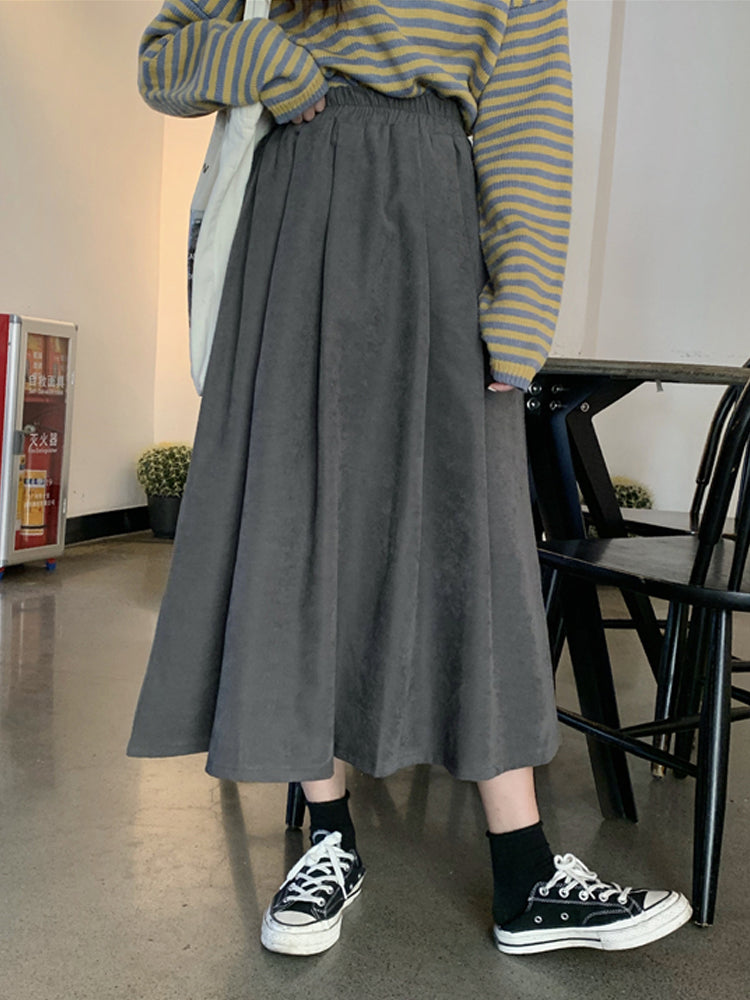 Women's A-line midi skirt with high waist and flared hem – Elegant style