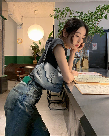 Women's Retro Straight-Leg Jeans with Ripped Design in Denim Mix