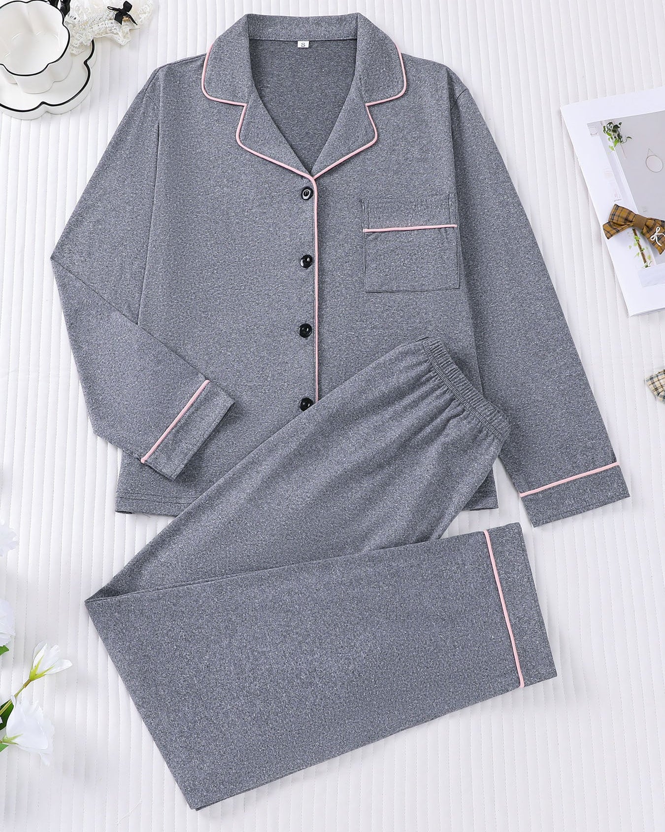 Leichtes Damen-Cardigan-Set Mit Langen Ärmeln Und Reverskragen, Dazu Passende Lange Hose