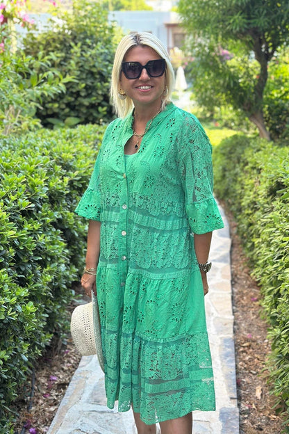 Damenkleid mit Dreiviertelarm und Knopfleiste in A-Linienform