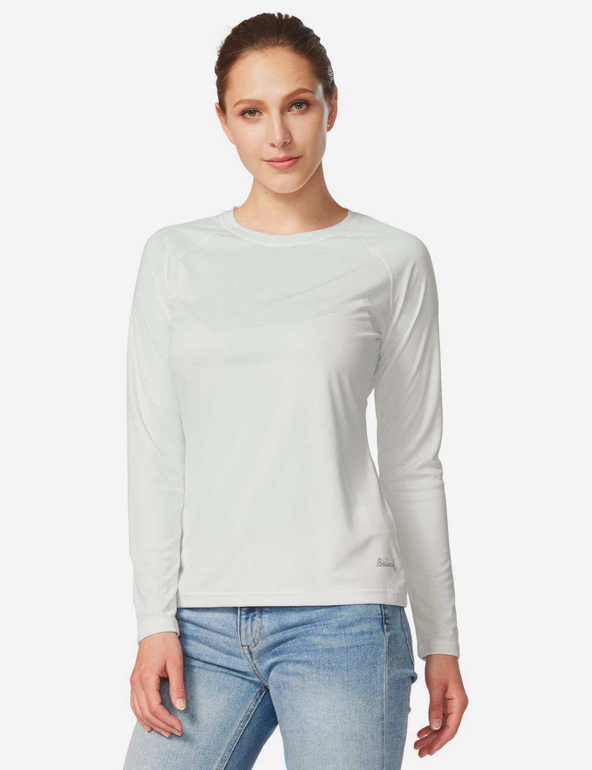 Women's sun protection shirt with round neckline and long raglan sleeve