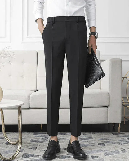 Herren Klassische Hose mit schmal zulaufendem Bein und Faltenfront – Dehnbares Material