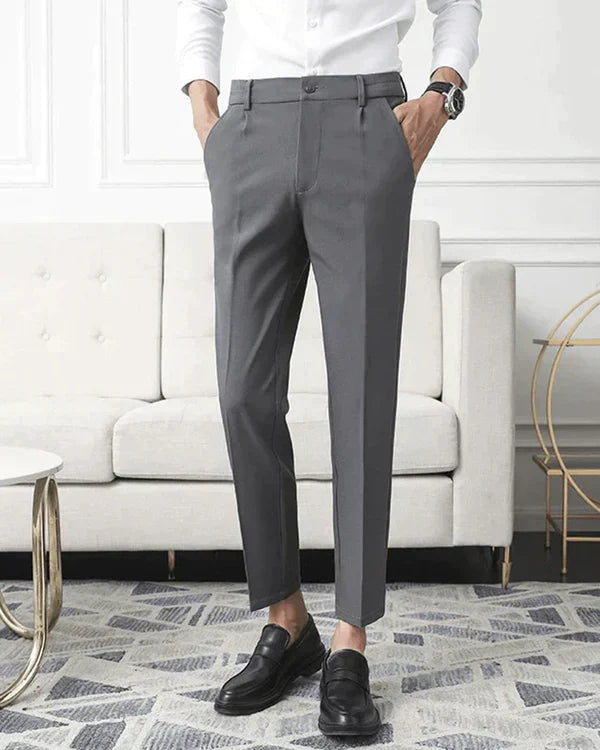 Herren Klassische Hose mit schmal zulaufendem Bein und Faltenfront – Dehnbares Material